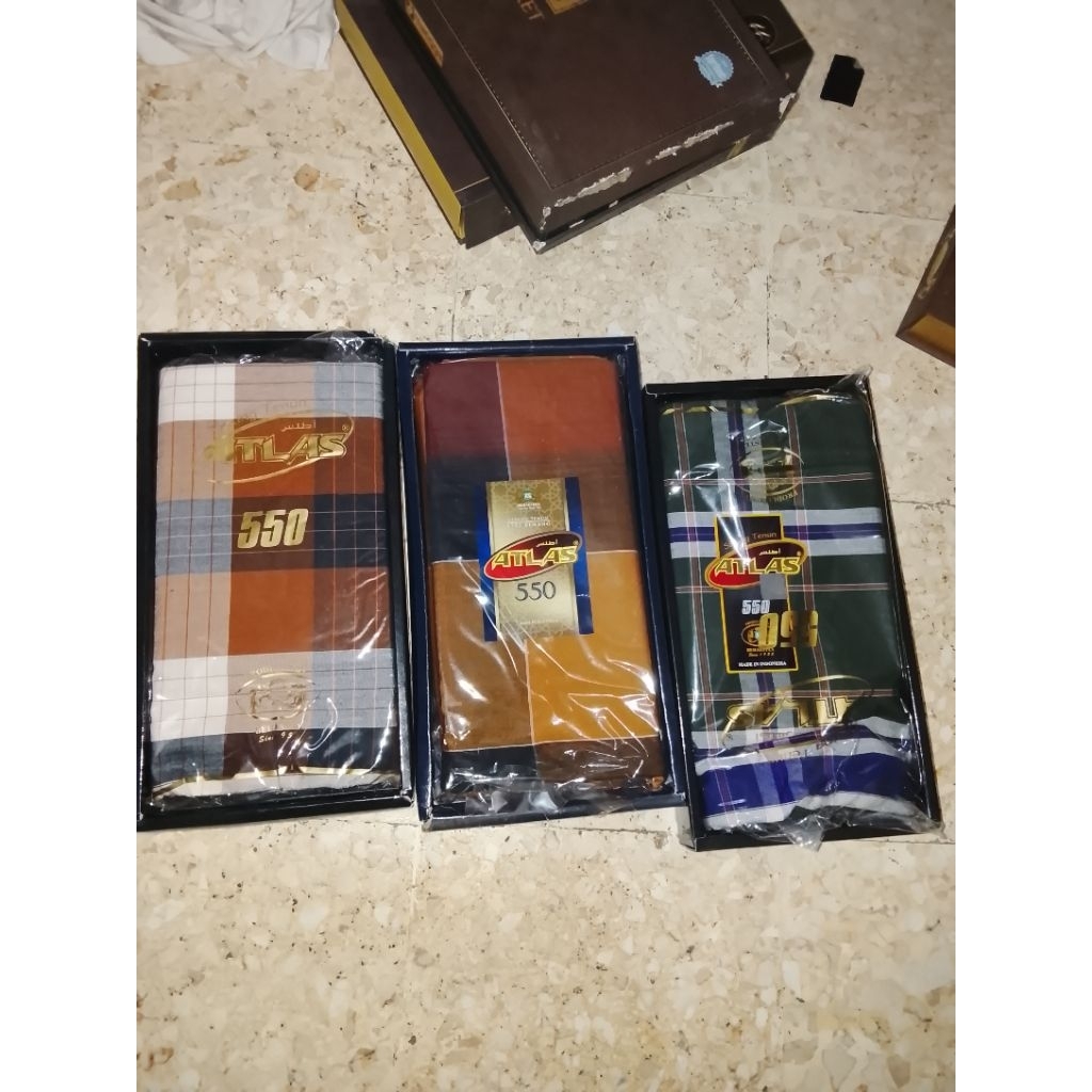 Sarung atlas 550