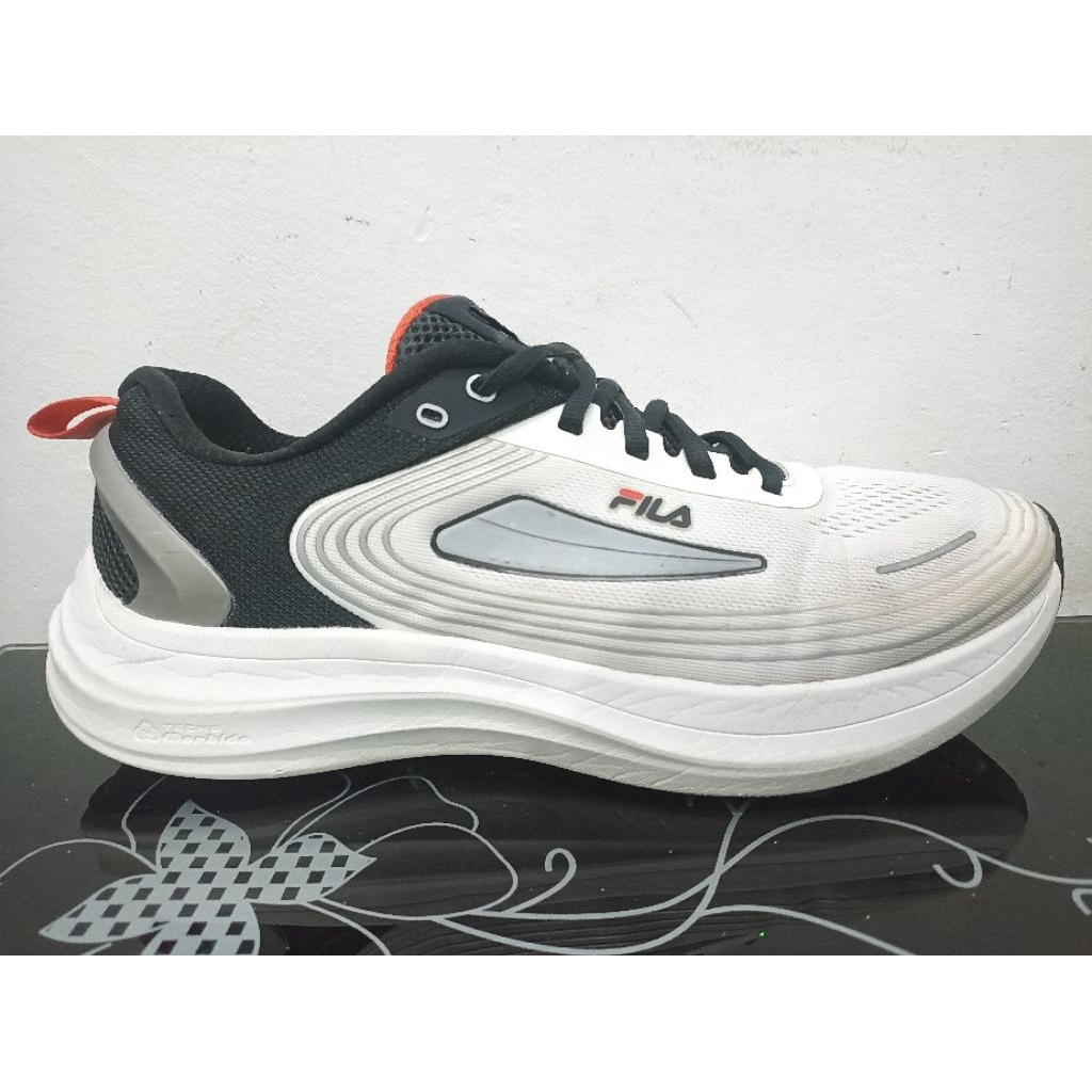 Sepatu Second ORI - Fila Nuvole Evo size 43