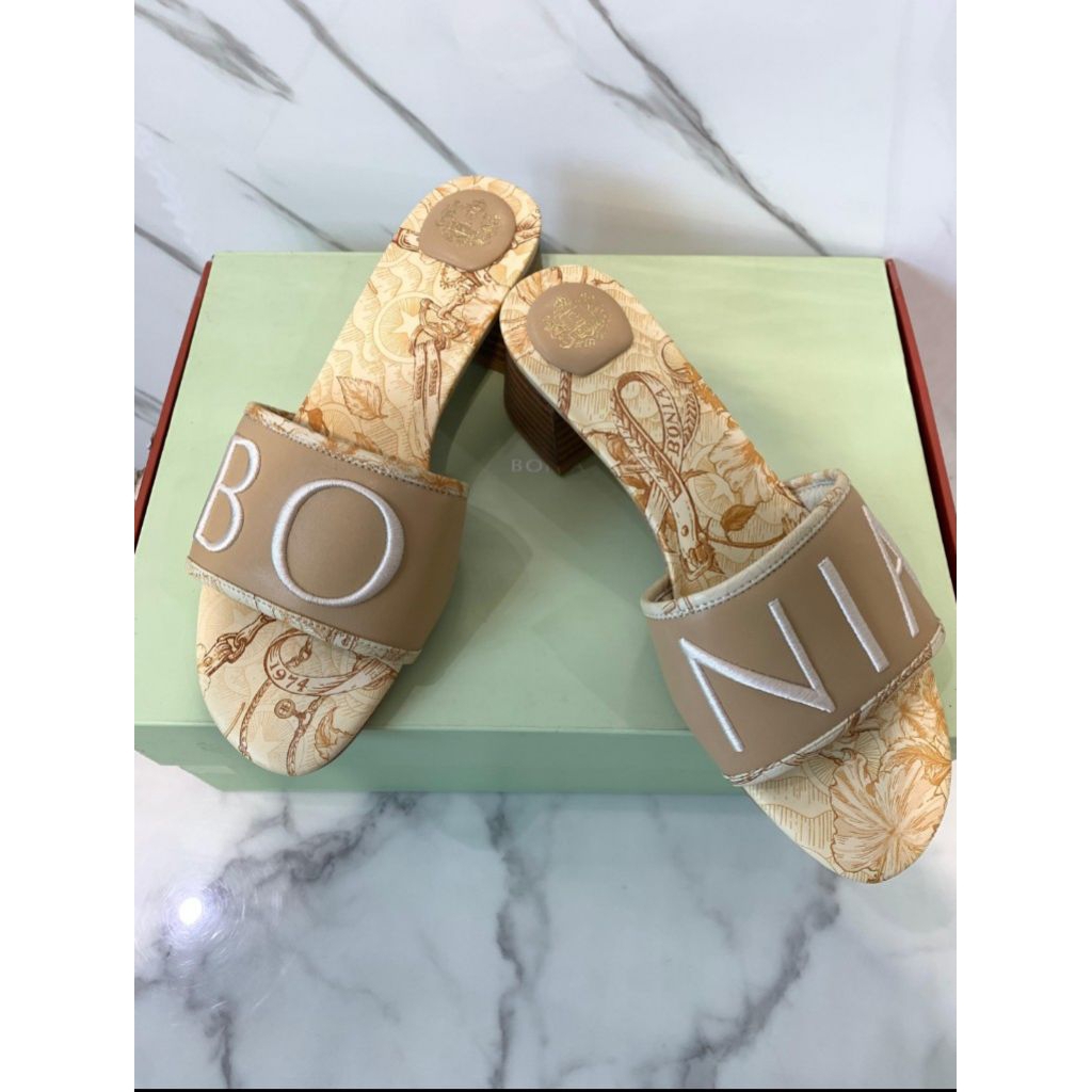 HEELS TAHU BONIA