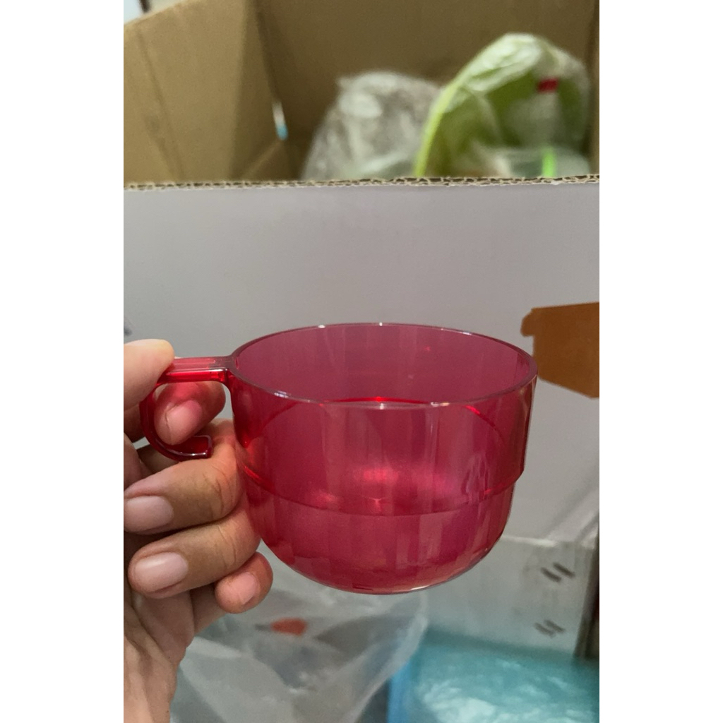 Cangkir WTC Tupperware