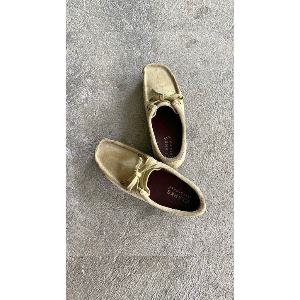 Clarks wallabee