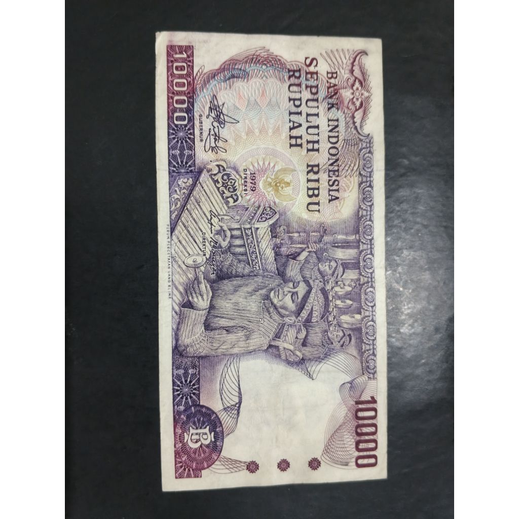 UANG KUNO 10.000 RUPIAH GAMELAN TAHUN 1979