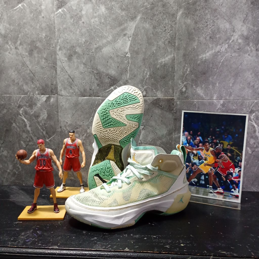 SEPATU BRANDED KONDISI ISTIMEWAH Nike Air Jordan 37 PF x Guo Ailun Mid White Island Green. ukuran 40