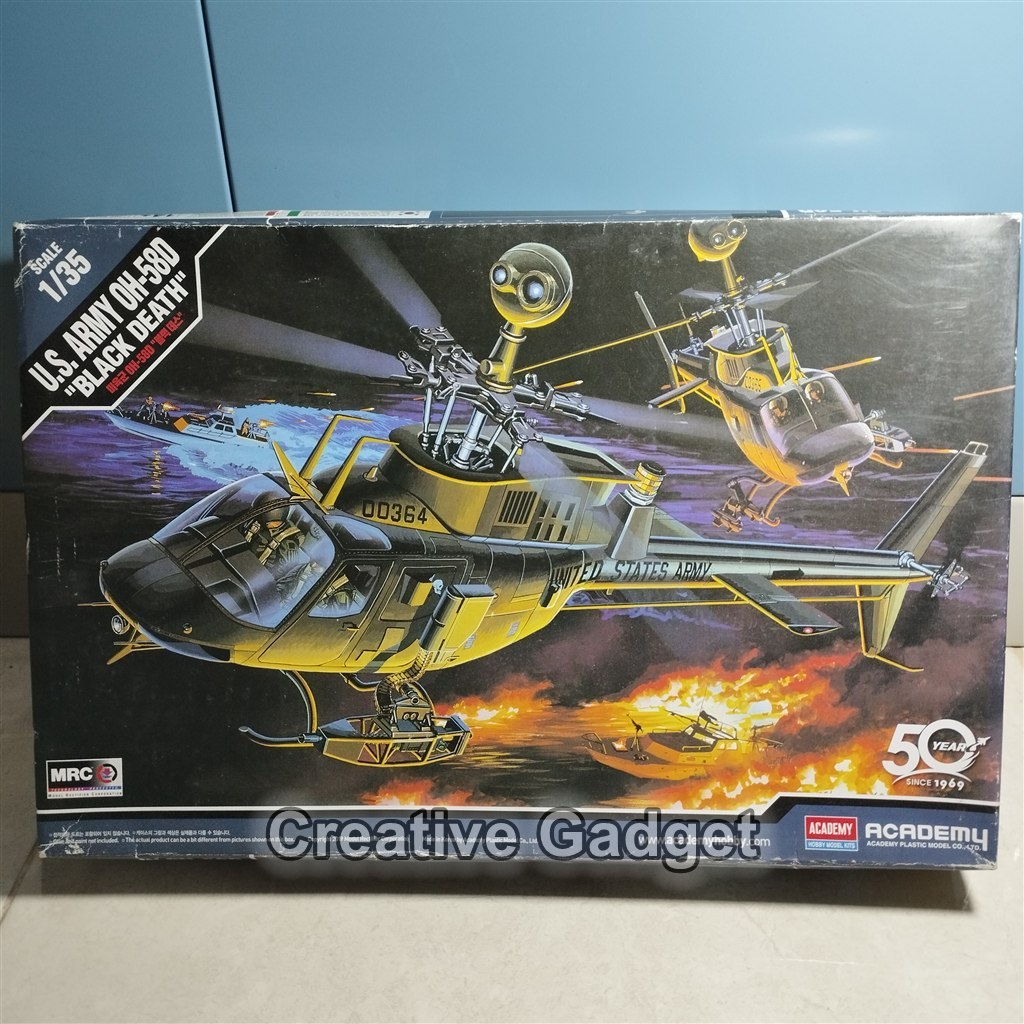 US Army Helicopter Kiowa Warrior OH-58D - Black Death - Model kit Academy 1/35 + 2 figures  - OH58 -