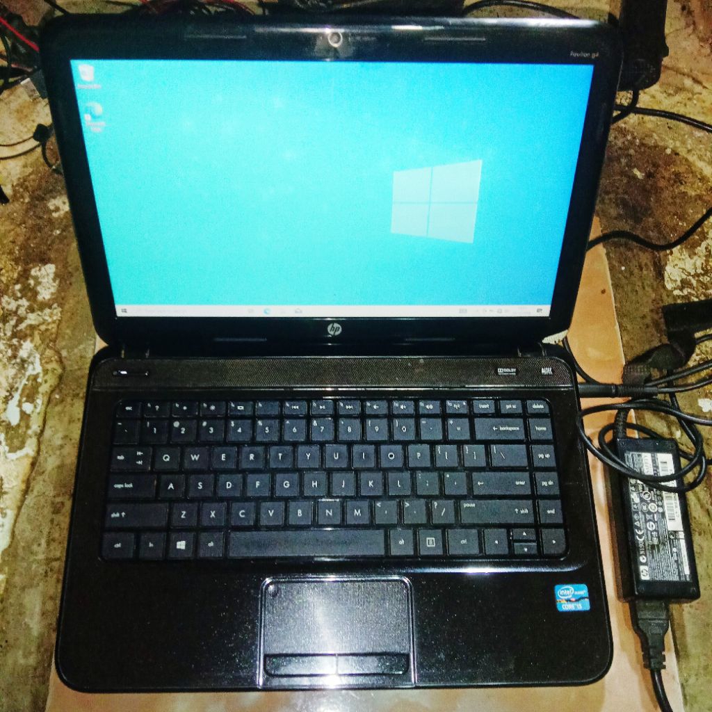 laptop murah merk hp pavilion g4 core i5 3230m 2,6khz ram 4gb HDD 320gb window 10 layar 14 in minus 