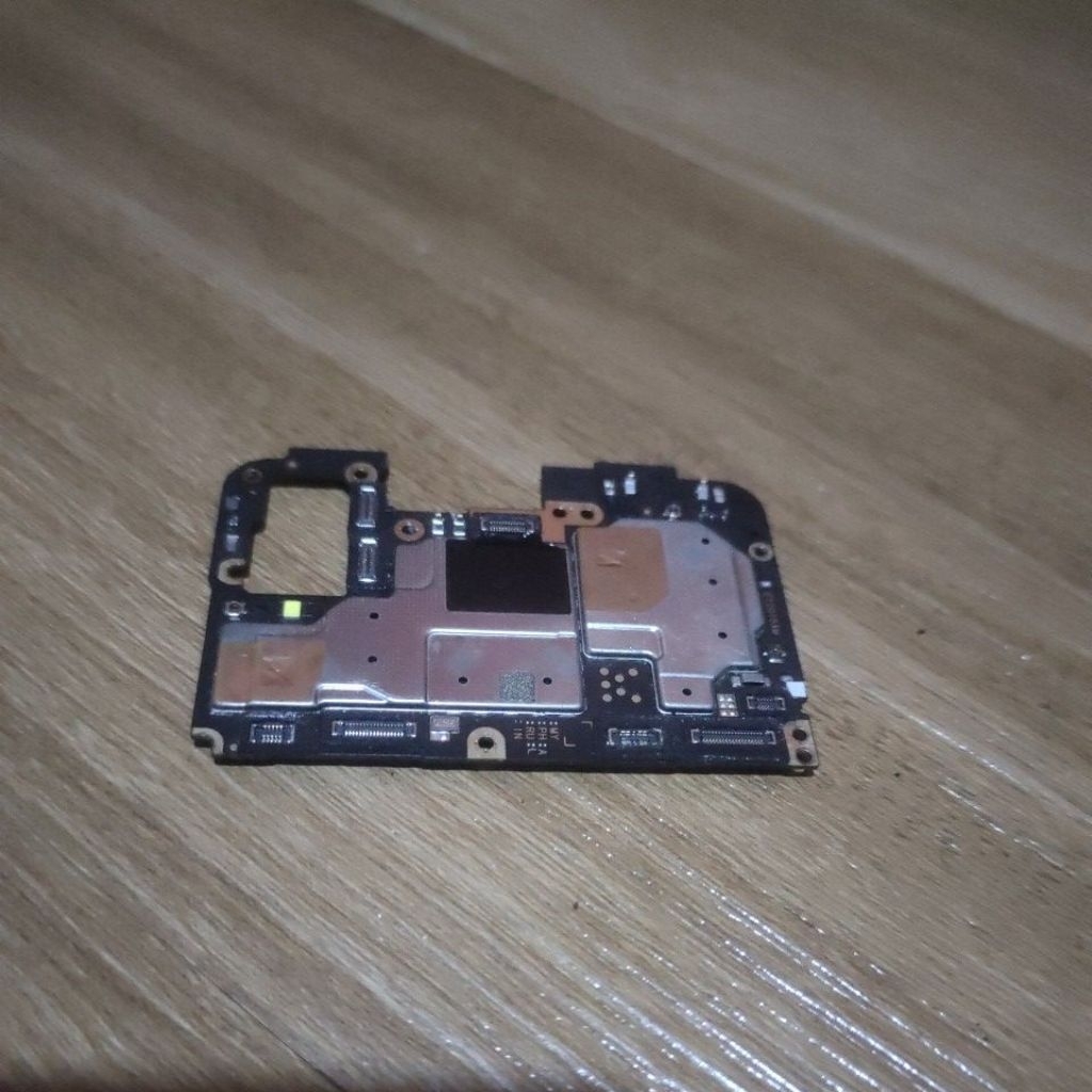 Mesin Vivo v11 ram 6/64 garansi hidup minus baca deskripsi.