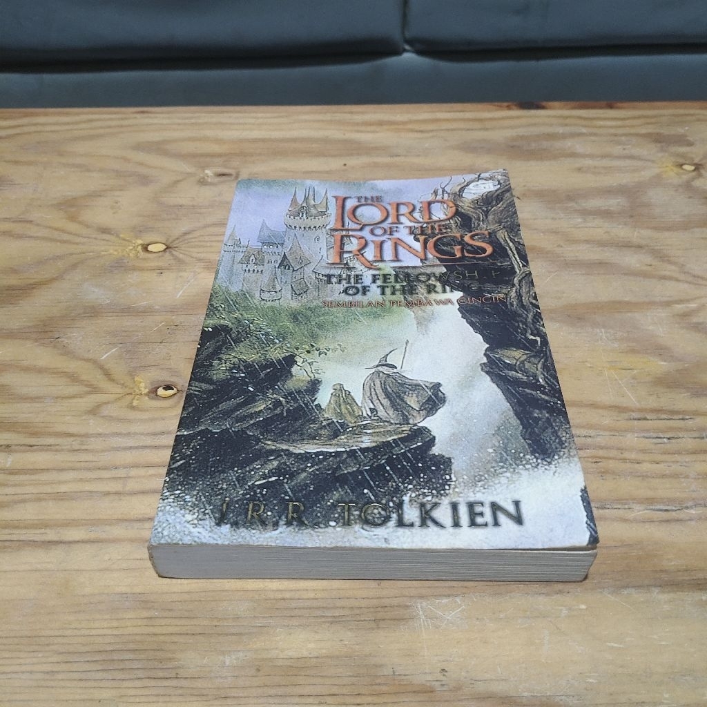 Novel Lord of the Rings The Fellowship of The Ring