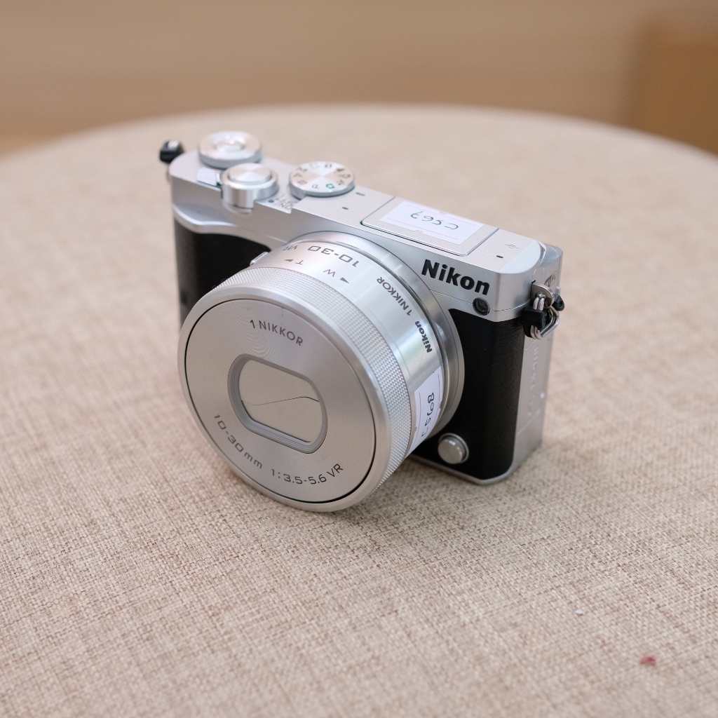 KAMERA NIKON 1 J 5 MULUS SIAP PAKAI / KAMERA MIROLES NIKON 100% ORI nikon1 j5
