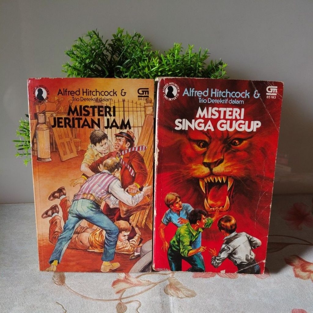 Novel misteri trio detektif