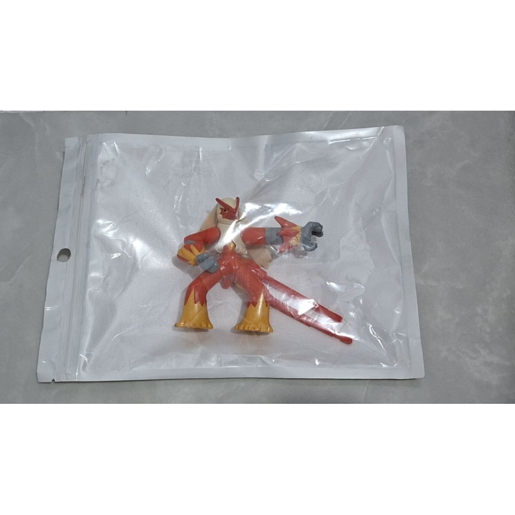 Blaziken Hasbro 2003