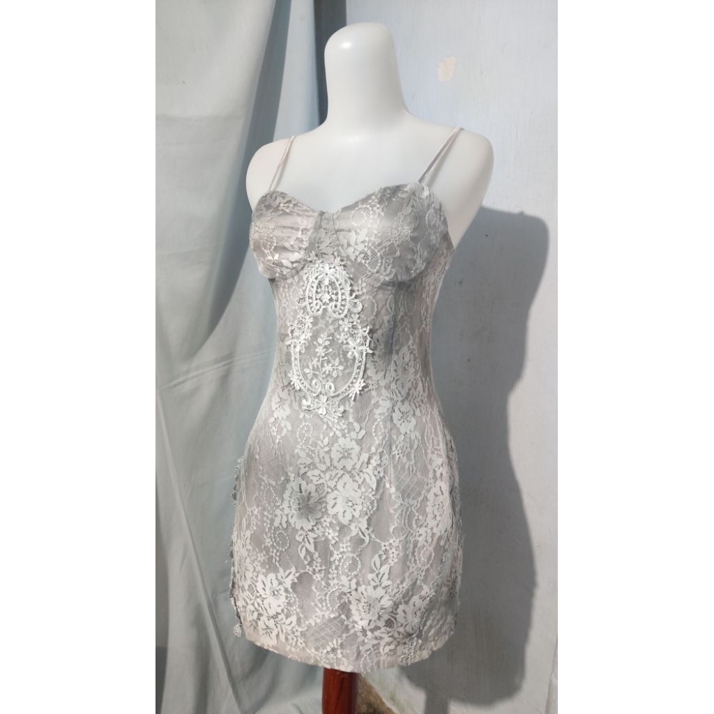 dress silver lace abu tua