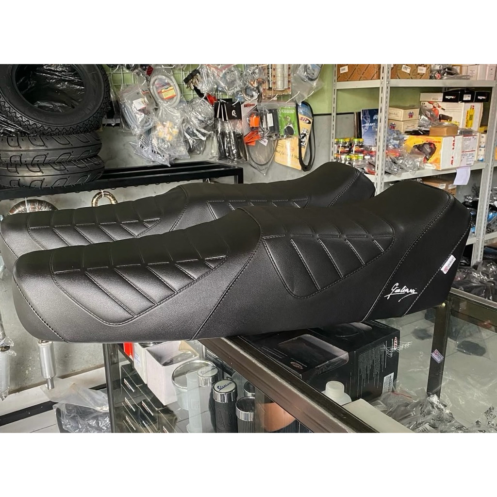 Jok seat Yankee original hitam untuk vespa px