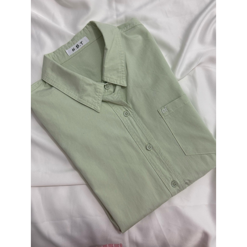 Preloved Kemeja Lengan Panjang Wanita Hijab Semi Denim HBT warna hijau muda sage