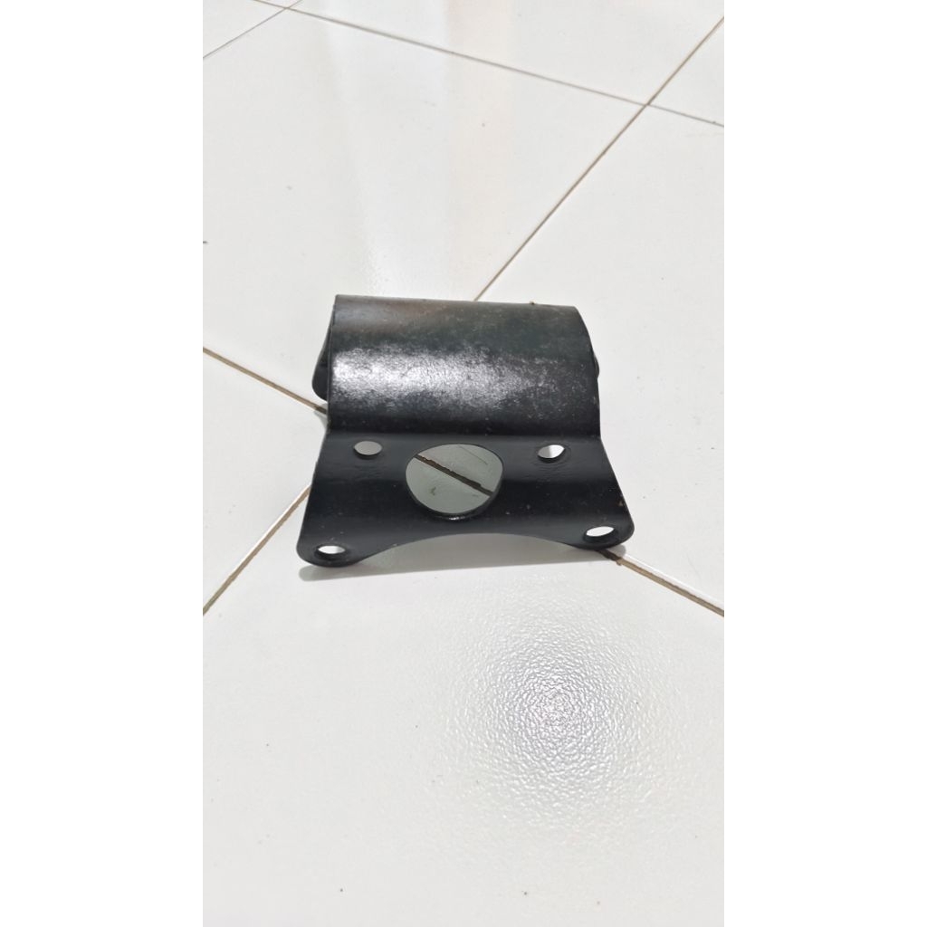 Pangkon Mesin, Dudukan Mesin CB100 CB125 Original Copotan, Ori