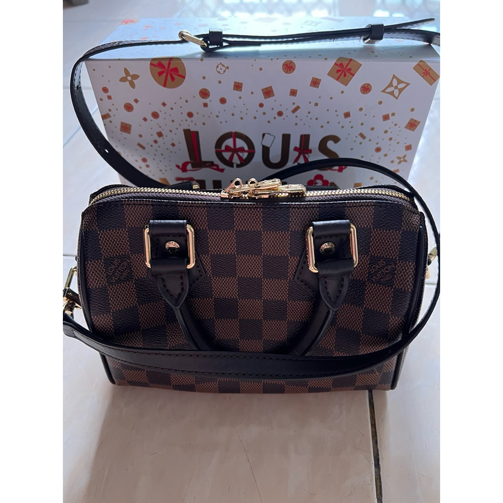 Tas slempang motif kotak coklat size 20cm