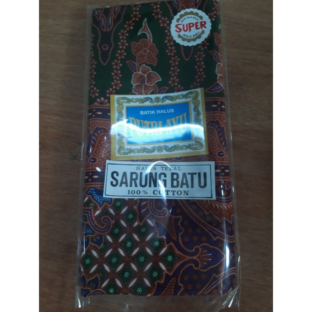 sarung batik putri ayu.