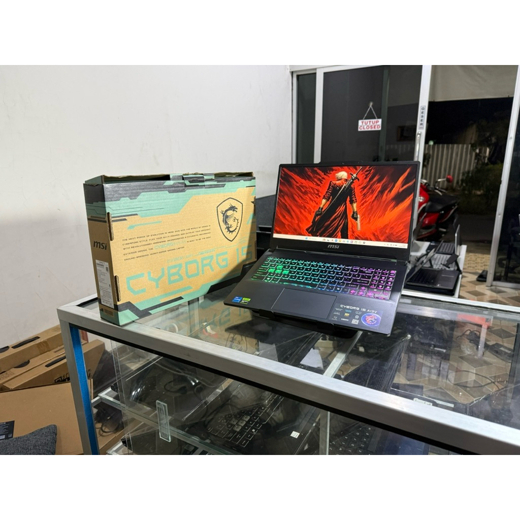 LAPTOP GAMINH MSI CORE I5gen12 RTX4050 GARANSI PANJG