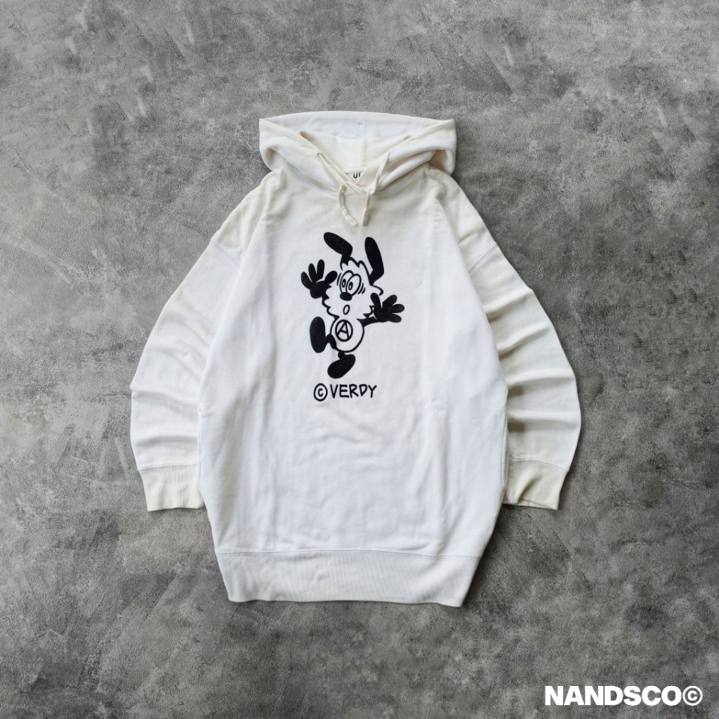 UT Uniqlo x Verdy Graphic Pullover Hoodie - White