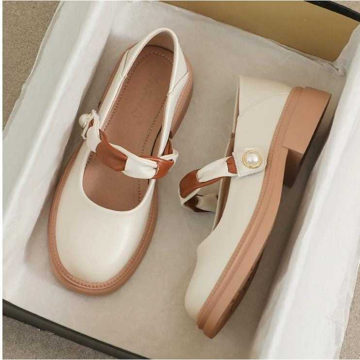 Sepatu Docmart Wanita Loafer Lolita Kulit Sintetis Hitam Krem Desain Elegan