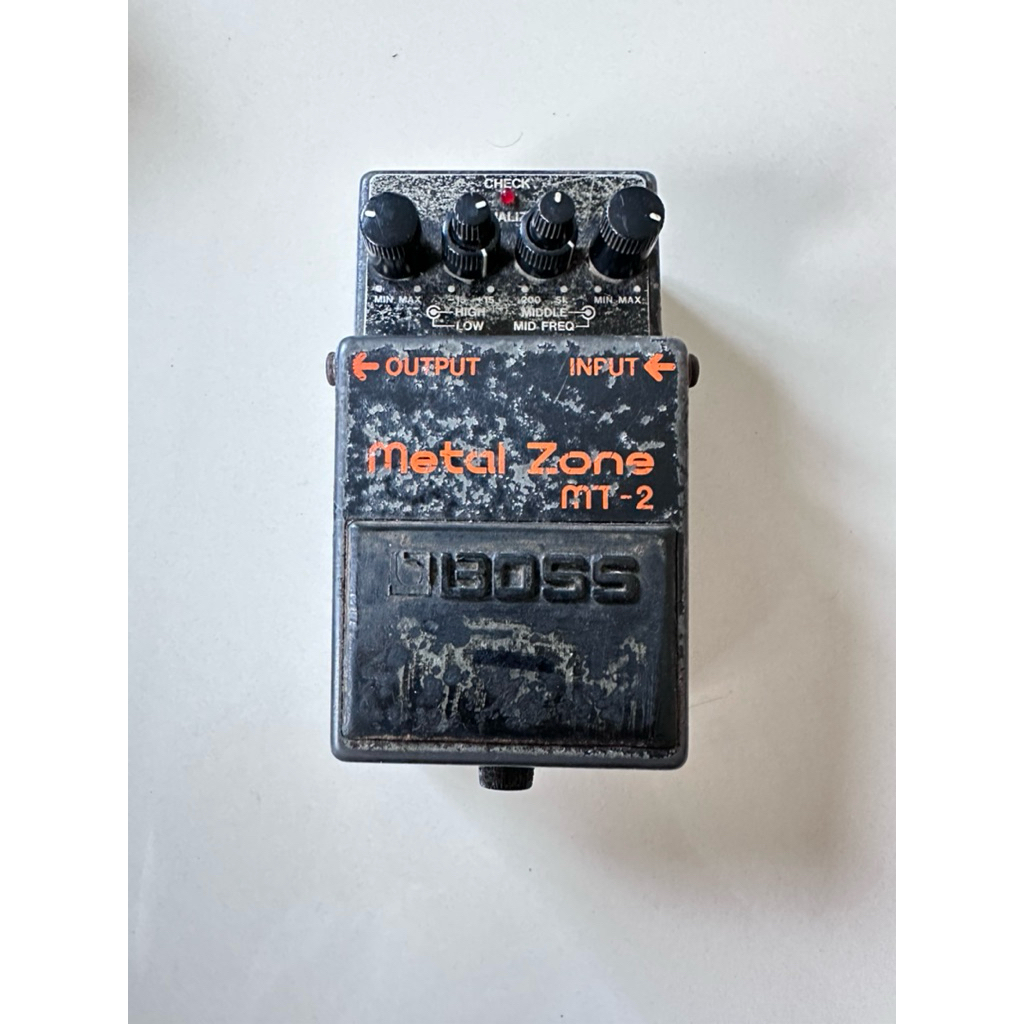 Efek Gitar Boss (Metal Zone)