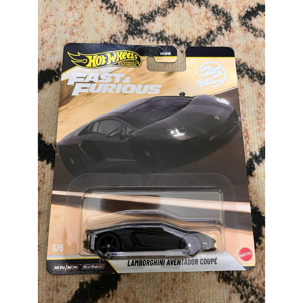 Hot Wheels Premium Lamborghini Aventador Coupe