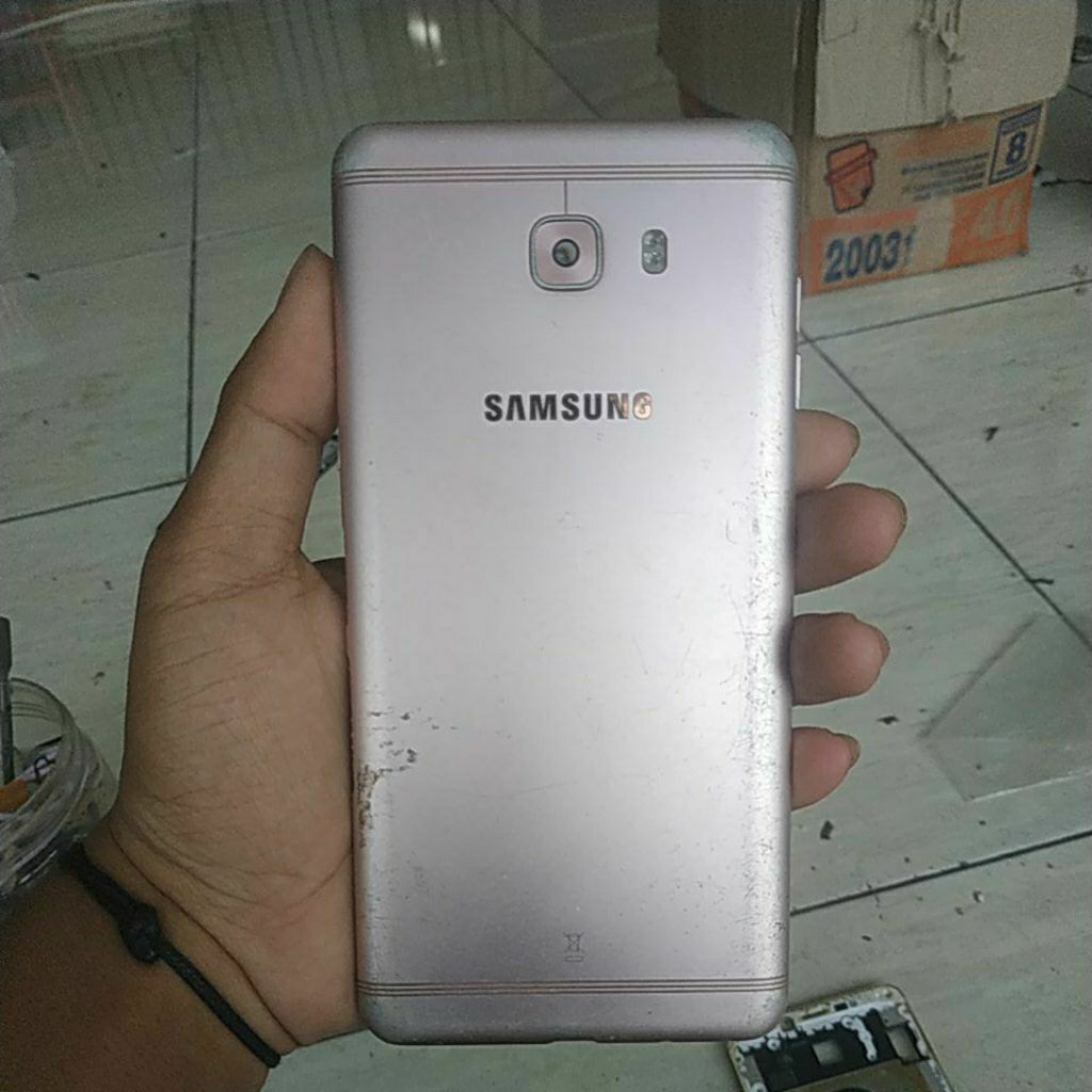 backdoor bekas Samsung C9 pro, tombol lengkap fisik sesuai gambar