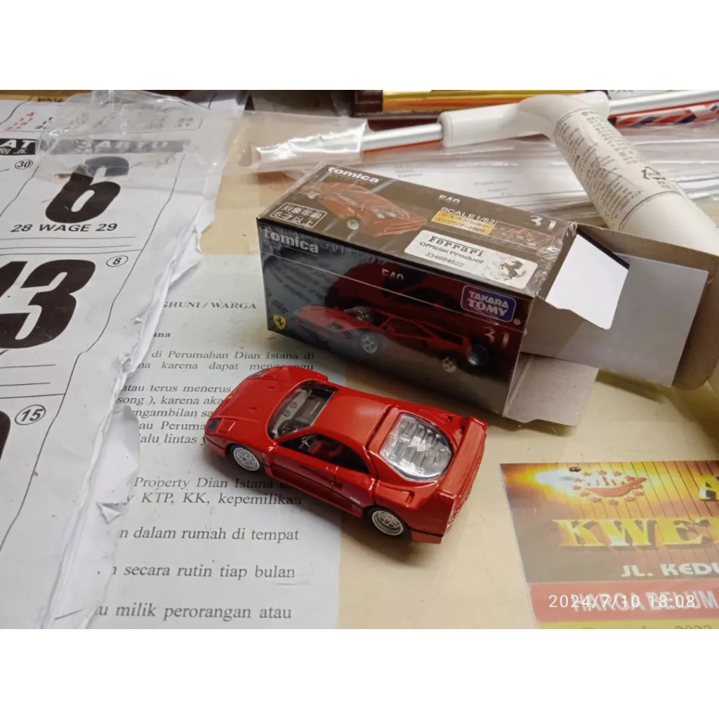 Tomica Premium Ferrari F40