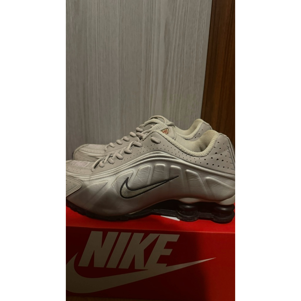 Nike Shox R4 College Grey