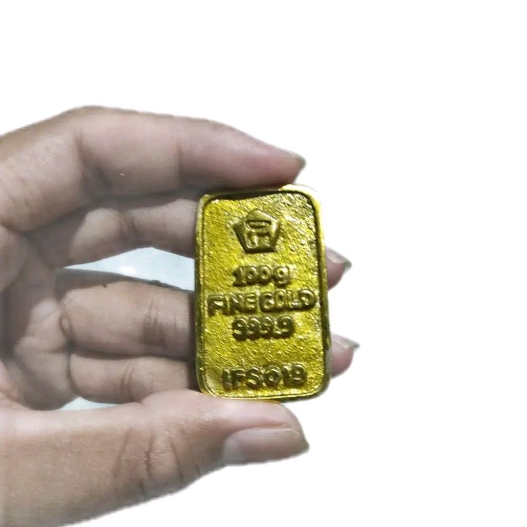 Miniatur Emas Batang 100gr Hiasan Aksesoris Bahan Kuningan Asli Anti Karat (Bukan Emas Asli)