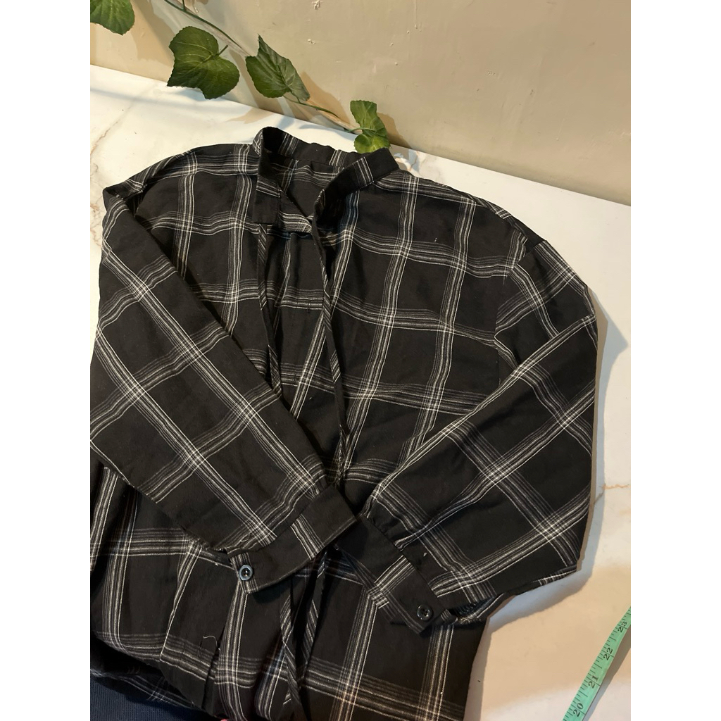 peeloved kemeja outer panjang wanita motif kotak kotak aesthetic