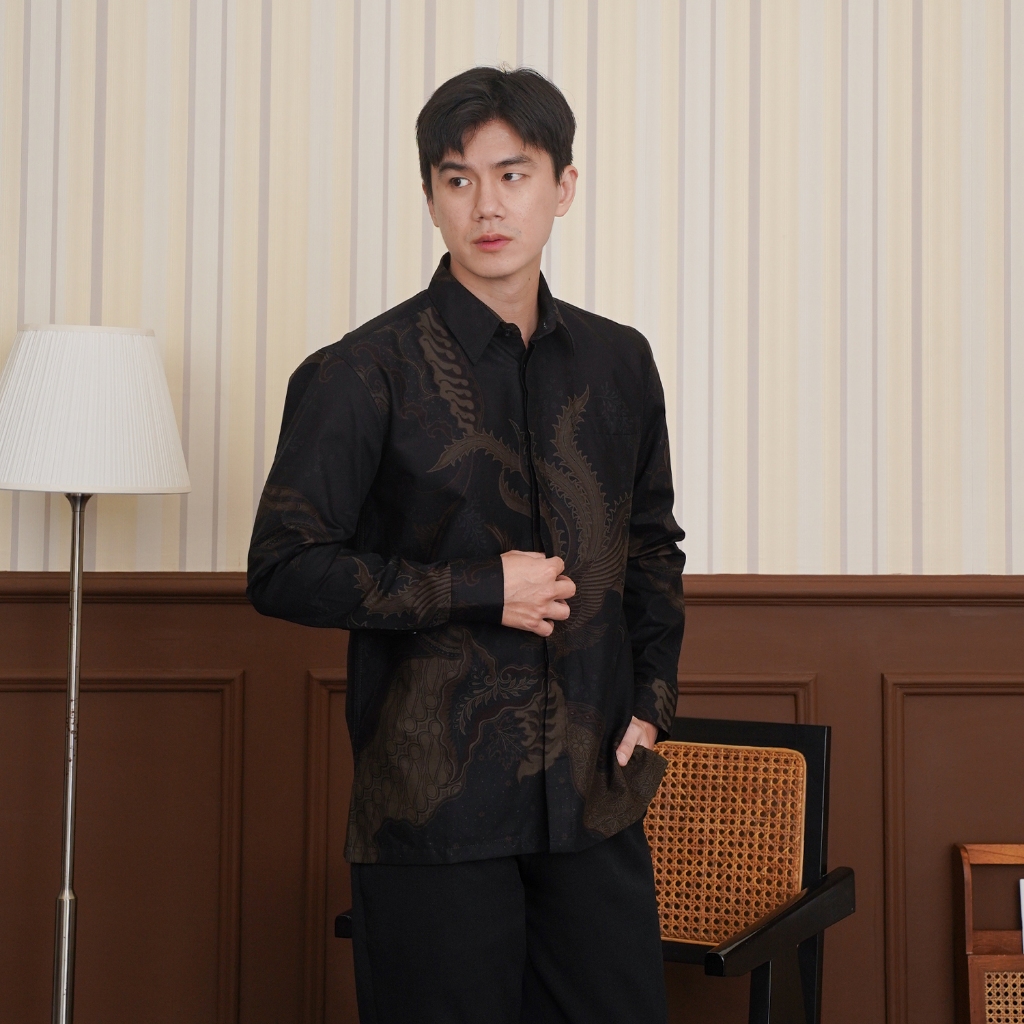 Enzy Batik Essential Kemeja Batik Pria Adinata - Black