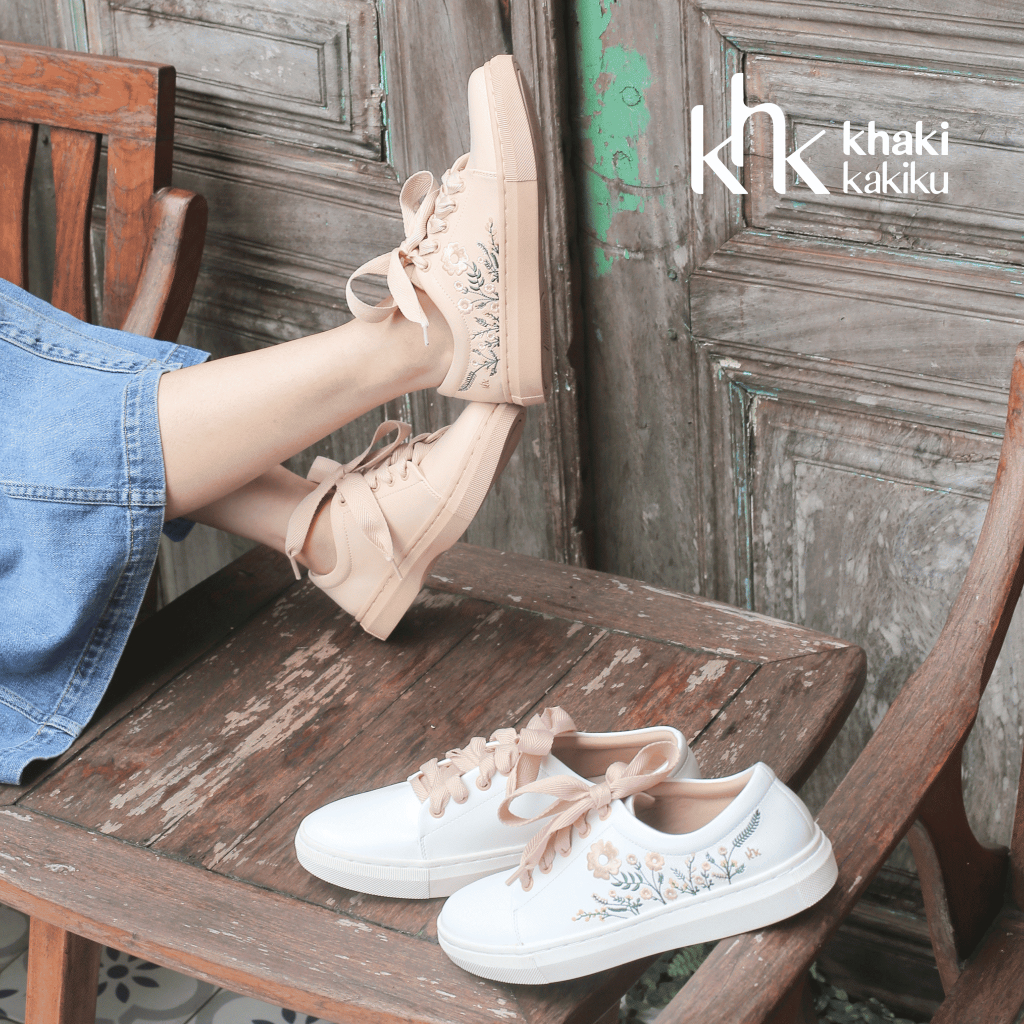 Sepatu Sneakers Wanita Putih Nyaman & Awet – KHK by Khakikakiku Daisy Embroidery untuk Daily Outfit