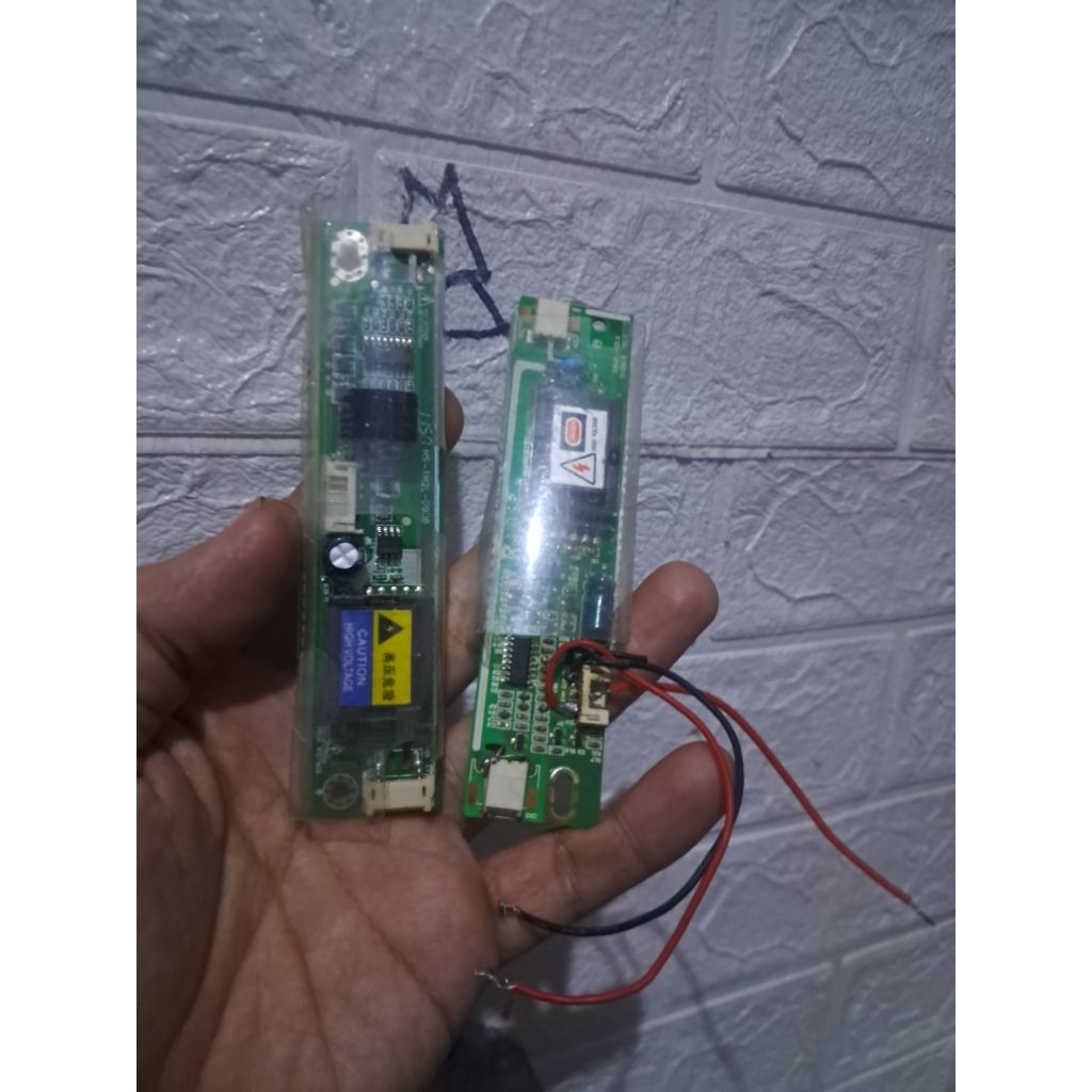 2pcs inverter backlite bekas