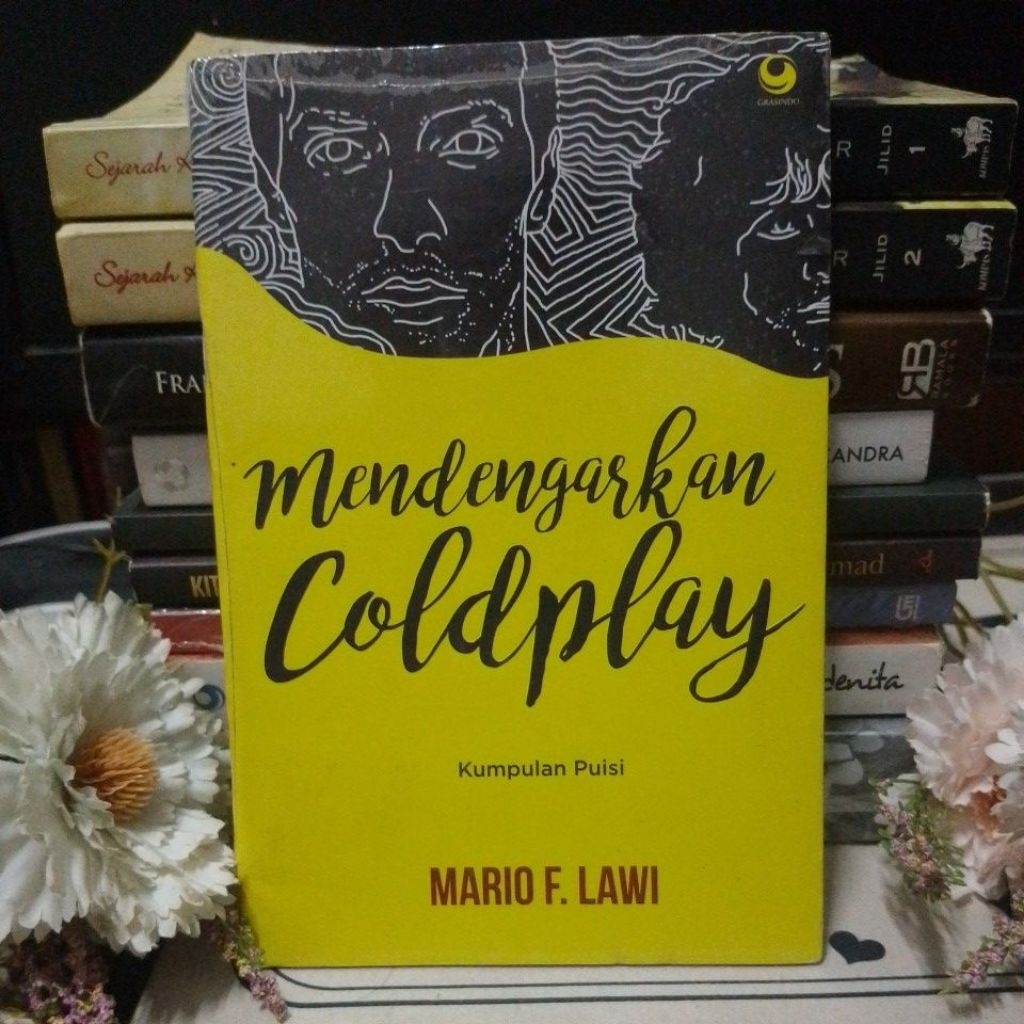 [PRELOVED] Mendengarkan Coldplay (Kumpulan Puisi) By. Mario F. Lawi