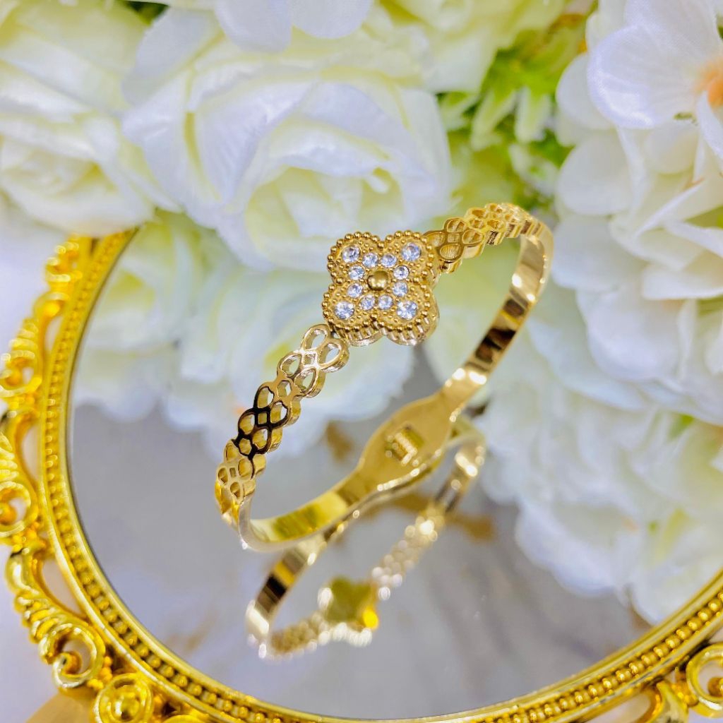 Bangle clover magnet Titanium