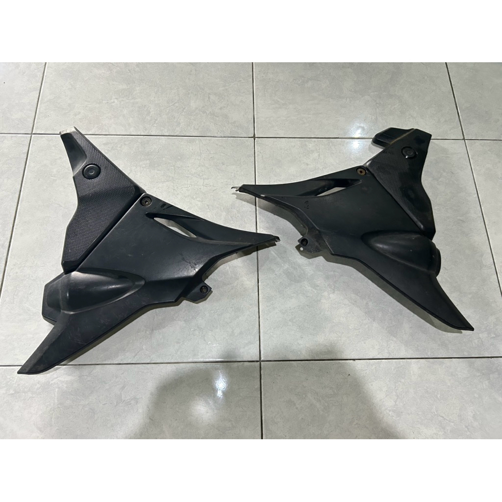 Cover Tutup Aki Body Tengan Verza 150 K18 Original Copotan