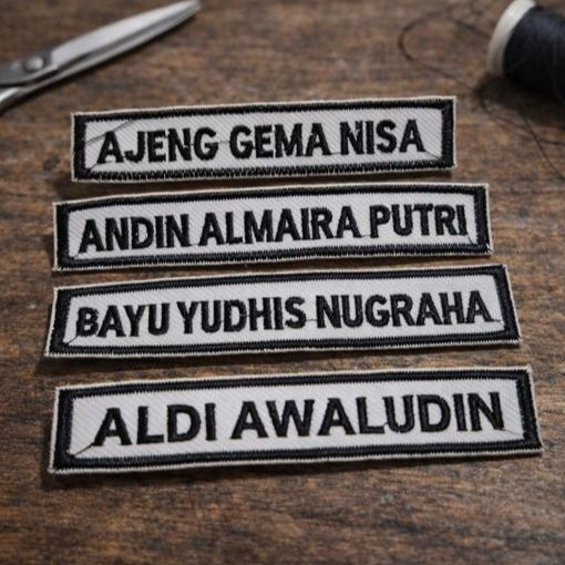 Papan nama bordir custom/ name tag/ nama untuk baju sekolah, pesantren