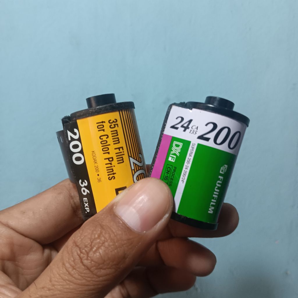 Roll film bekas berlidah