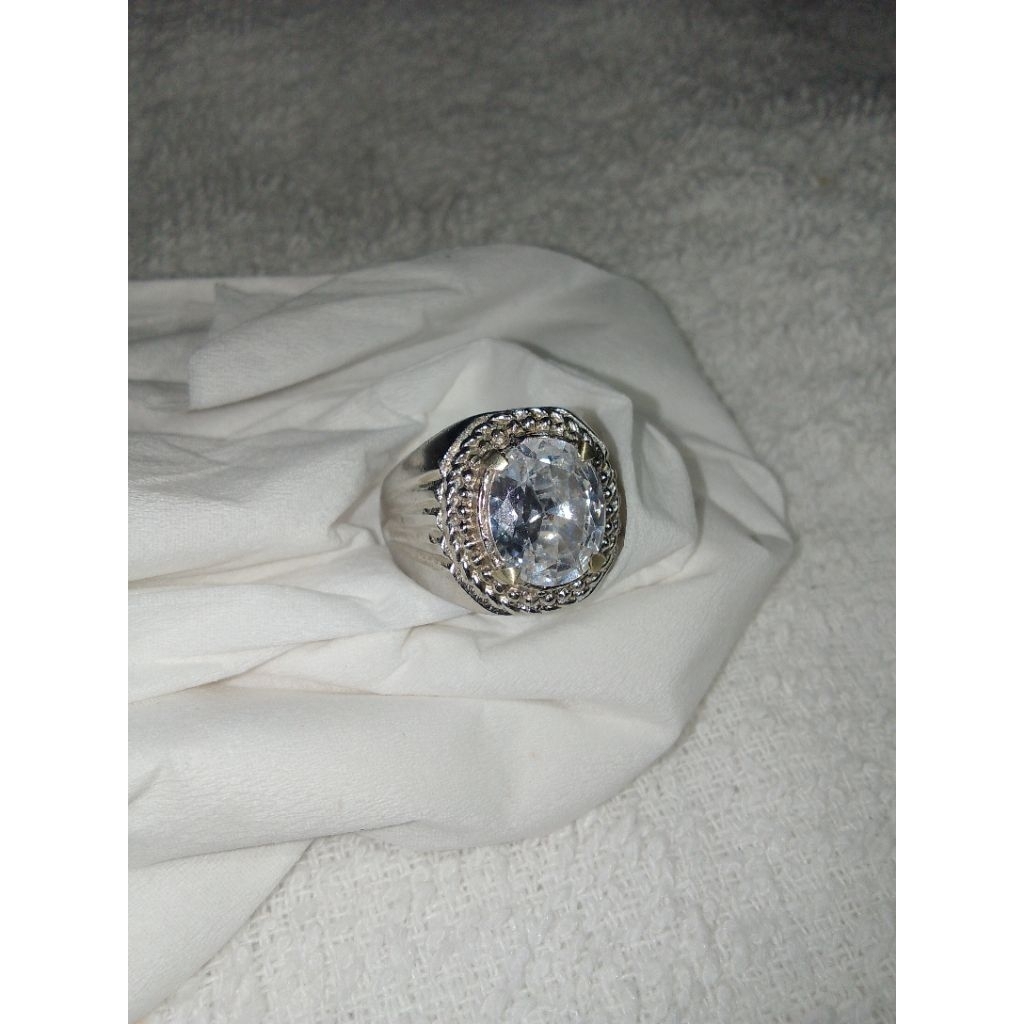white moissanite natural