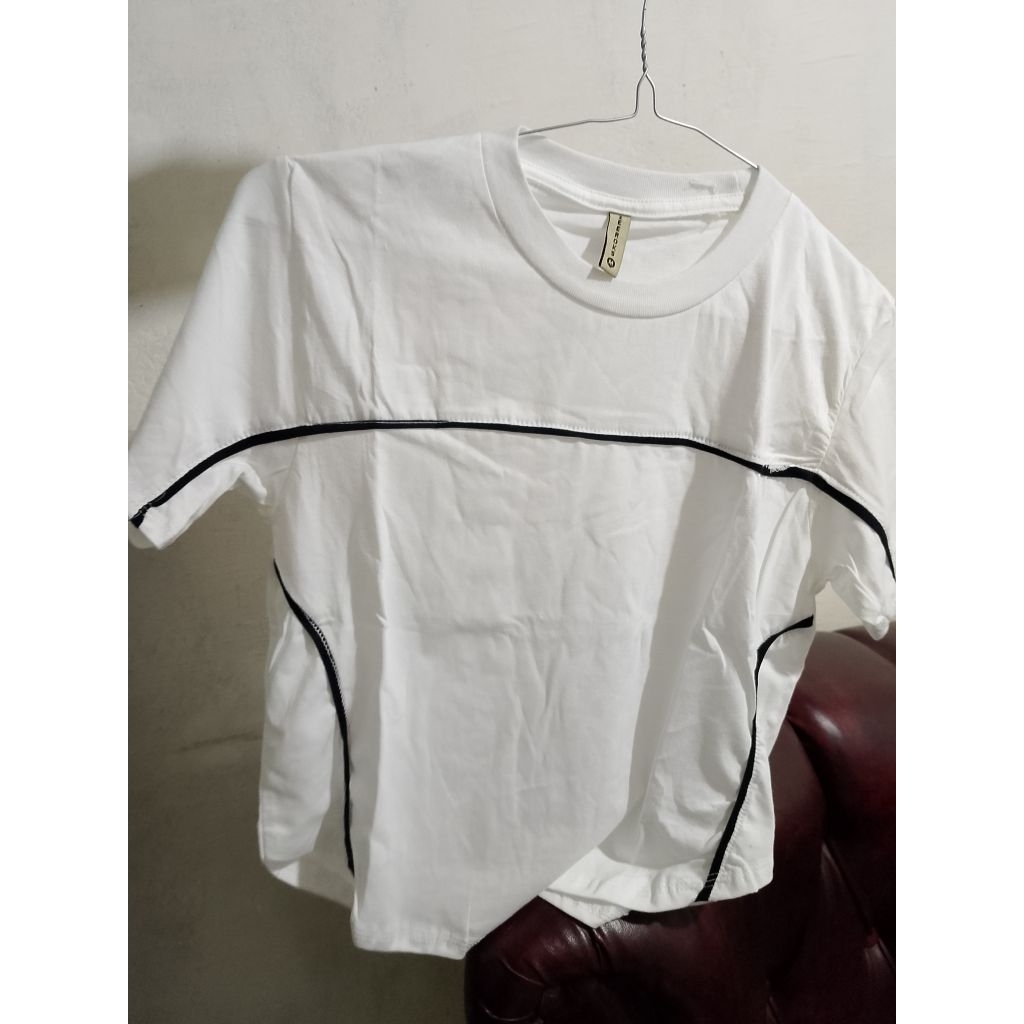 KAOS CROP TOP LENGAN PENDEK