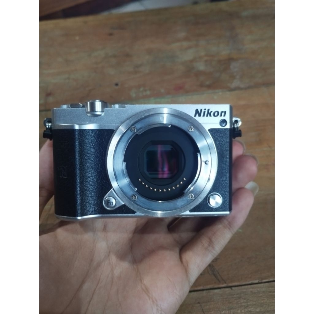 NIKON 1 J5 Kamera (Barang Second)