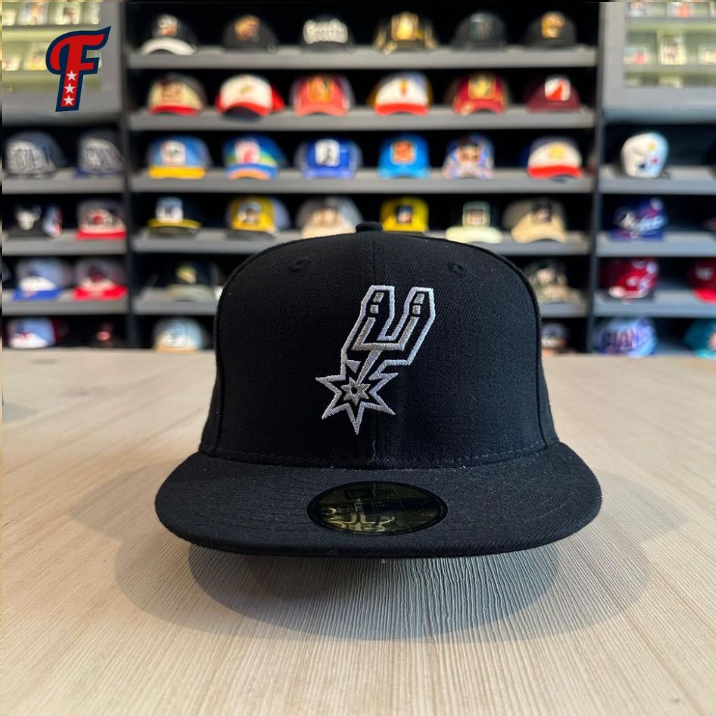 Topi New Era NBA San Antonio Spurs Black 59FIFTY Fitted Hat Original