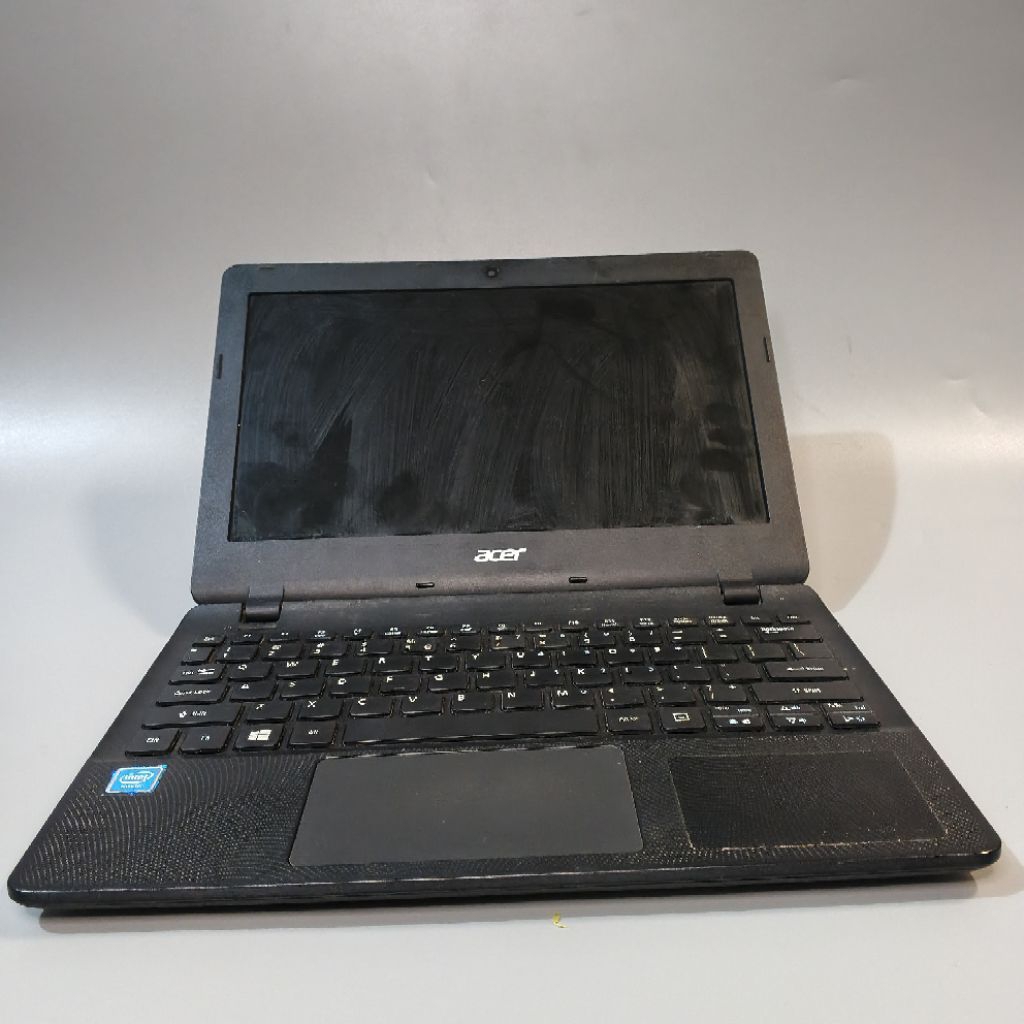 Acer Aspire ES1 131 Celeron N3060 Laptop untuk kanibalan