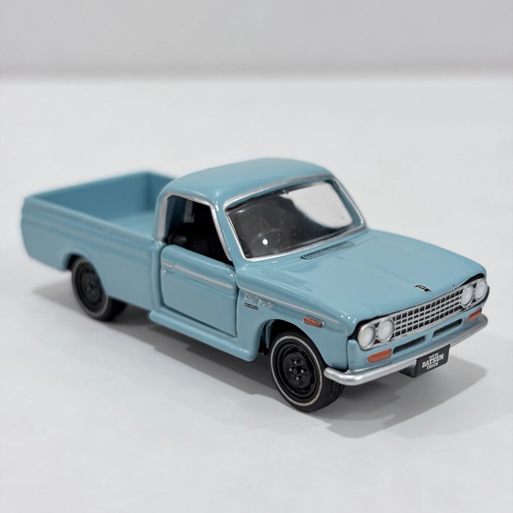 Tomica limited 0080 Datsun Truck 1/64 takara tomy