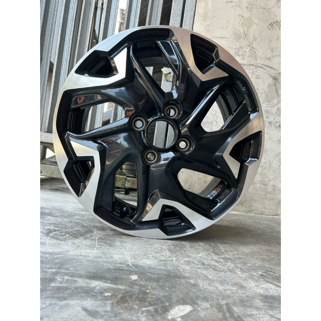 velg serep ori mobilio rs R15 PCD 4/100 kondisi masih bagus tidak peyang atau pecah