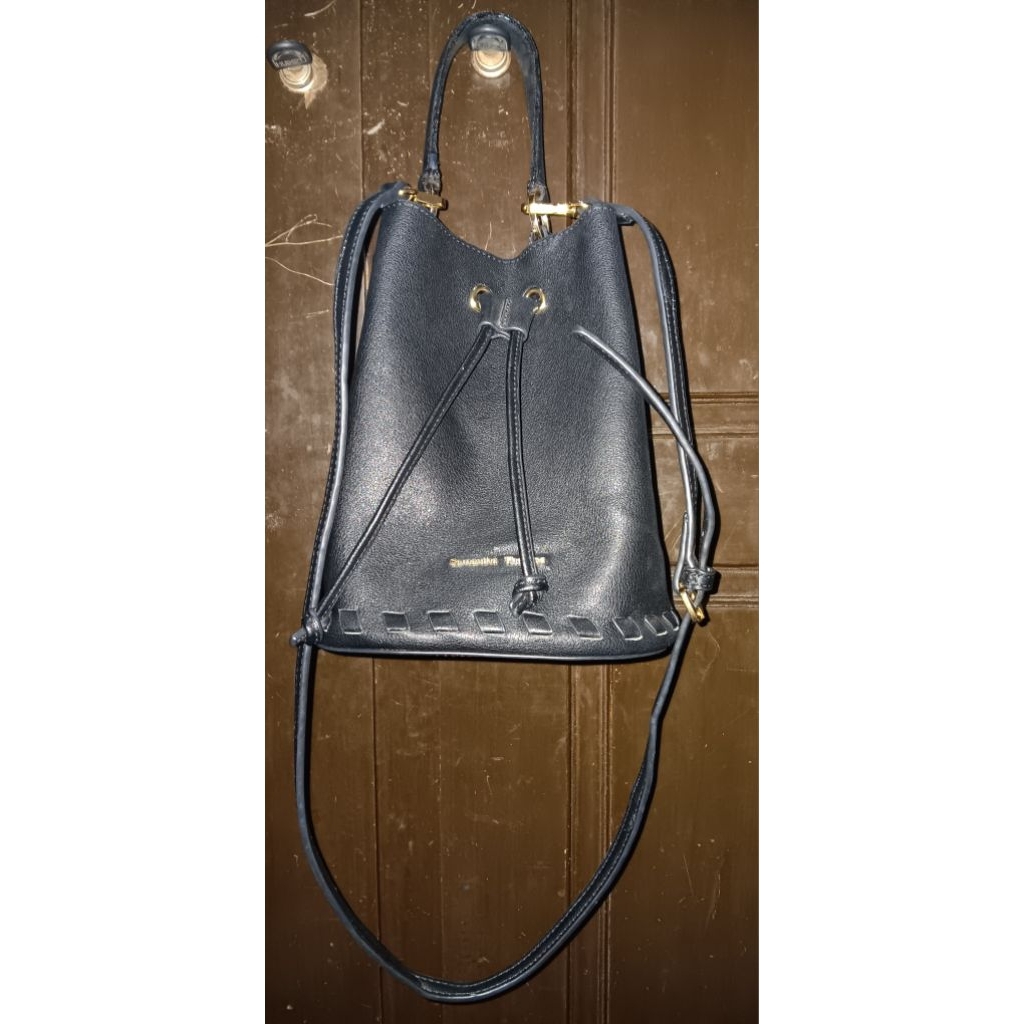 preloved bucket bag / sling bag / tas selempang serut Samantha Thavasa