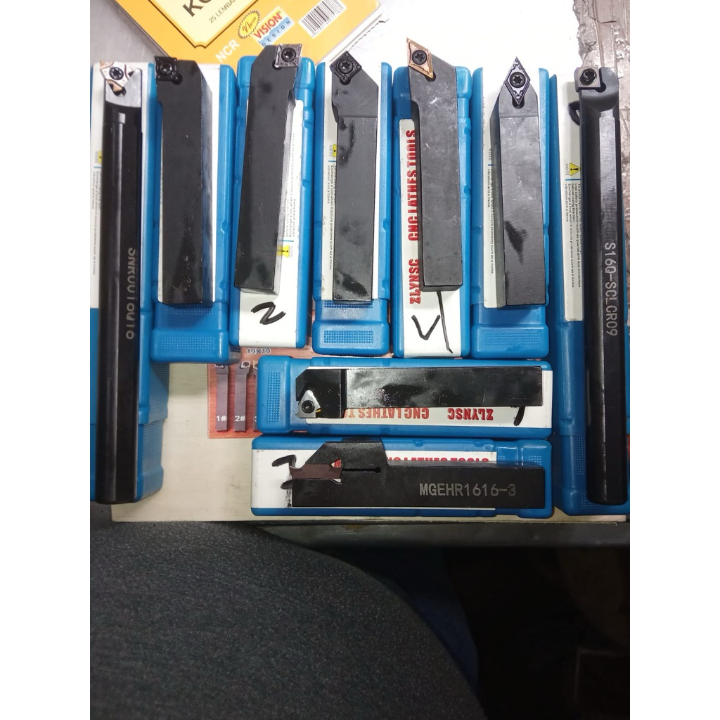 Holder Bubut