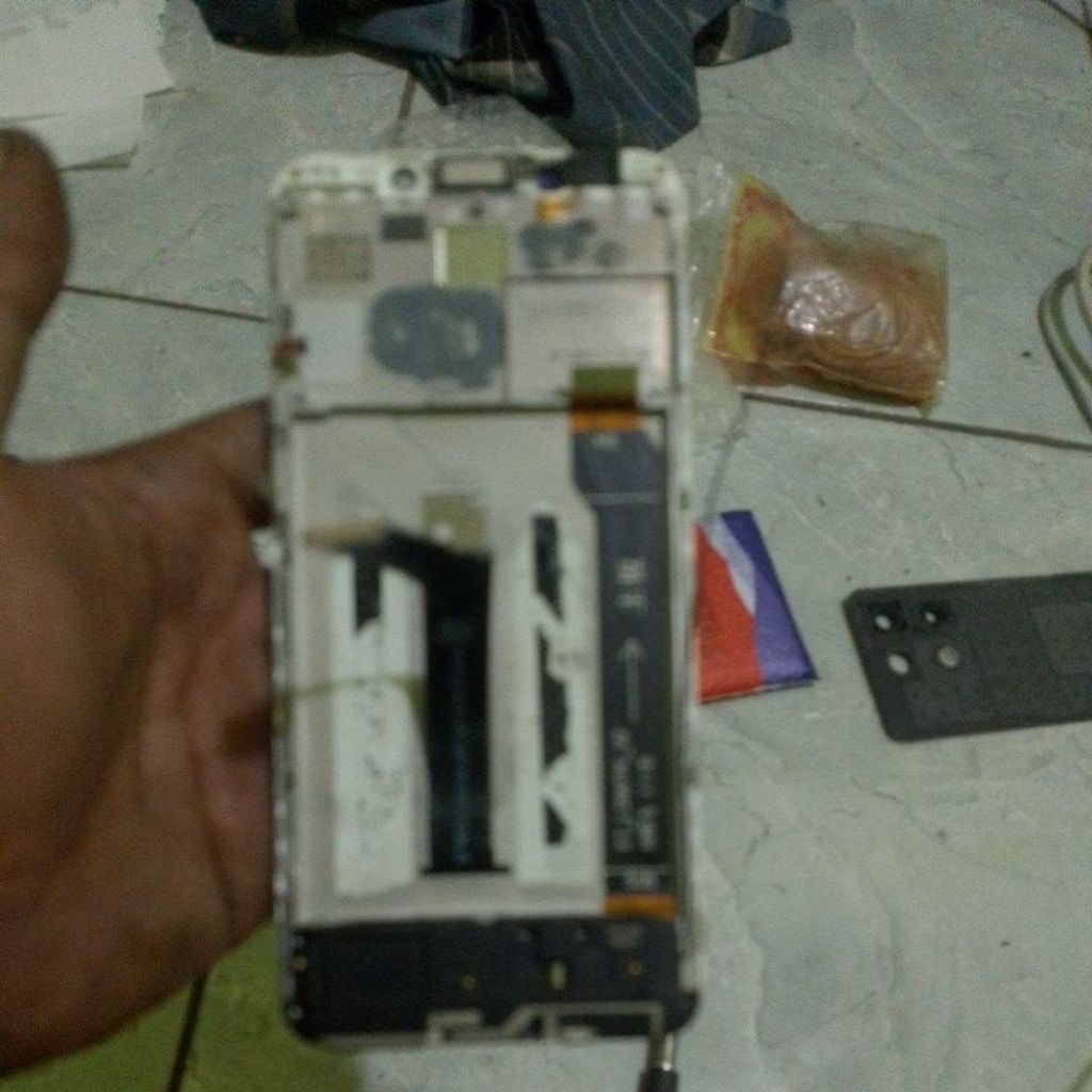 lcd + frame tulangan + backdor ori copotan redmi 5 plus