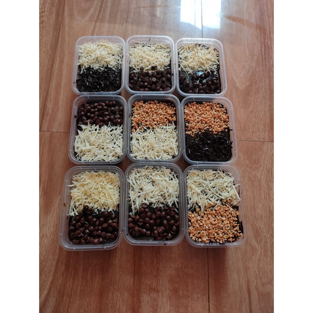 Brownies Topping Keju Coklat, Kacang keju, Coklat Kacang.