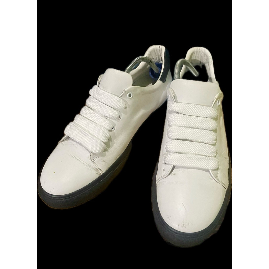 Selatu Sneakers Luar White  Size Size 46 insole 29,5